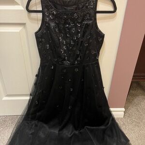 Chic Black Floral Midi Dress